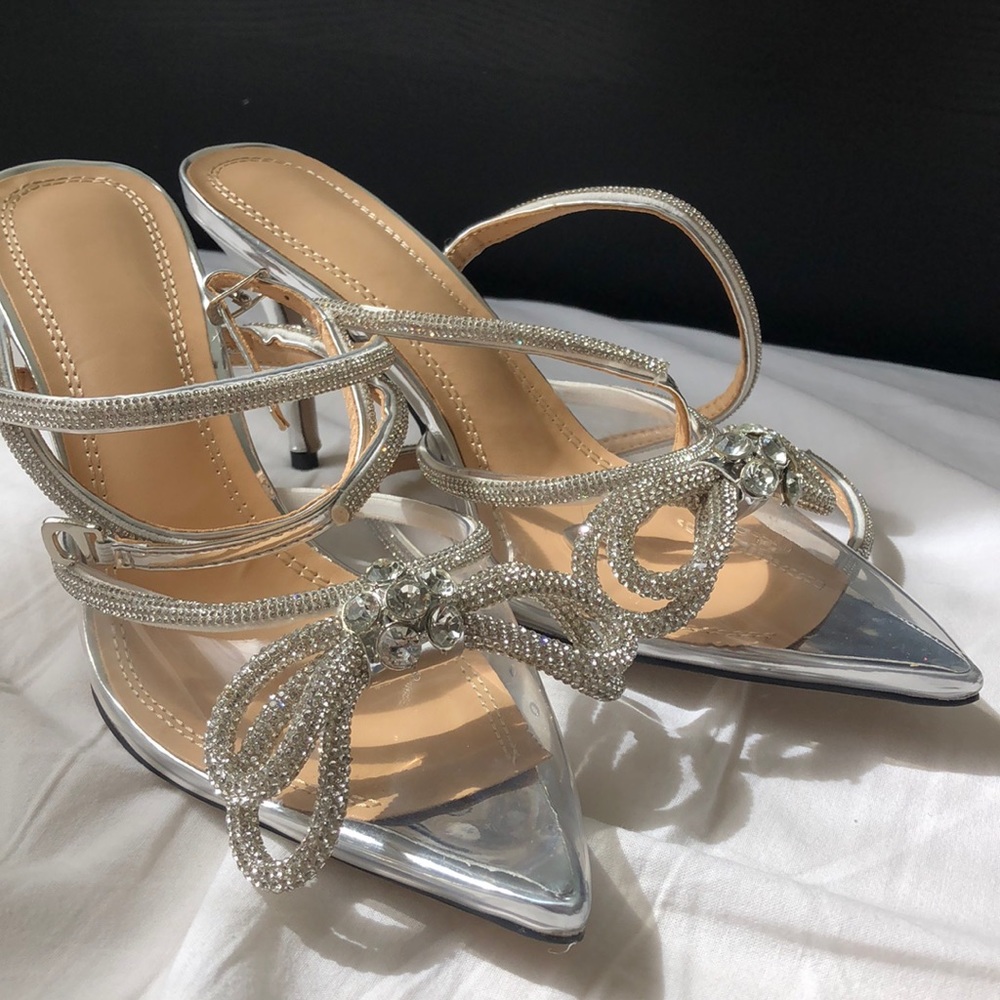 CINDERELLA Clear Heels with Diamond-Like Bow ties. Trendy silver shoes size 38